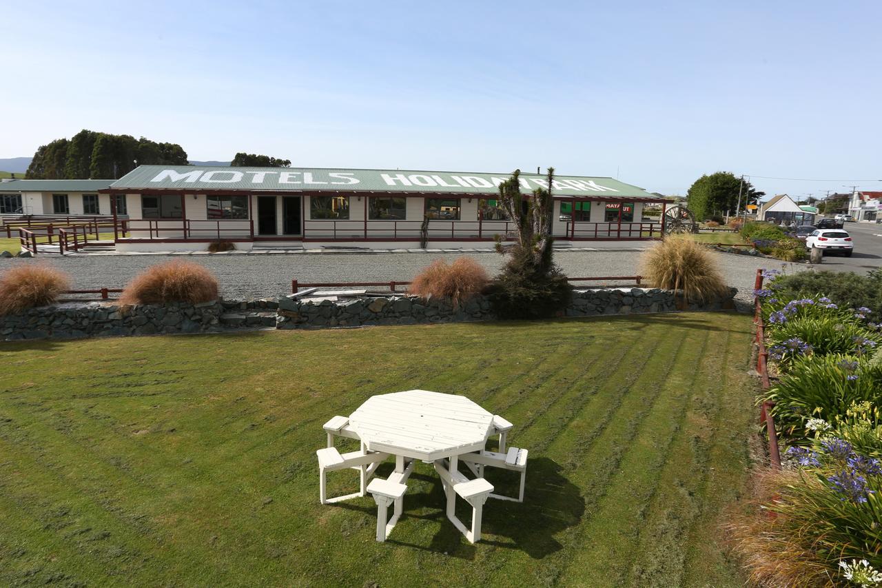 Hotel Tui Base Camp Tuatapere Exterior foto